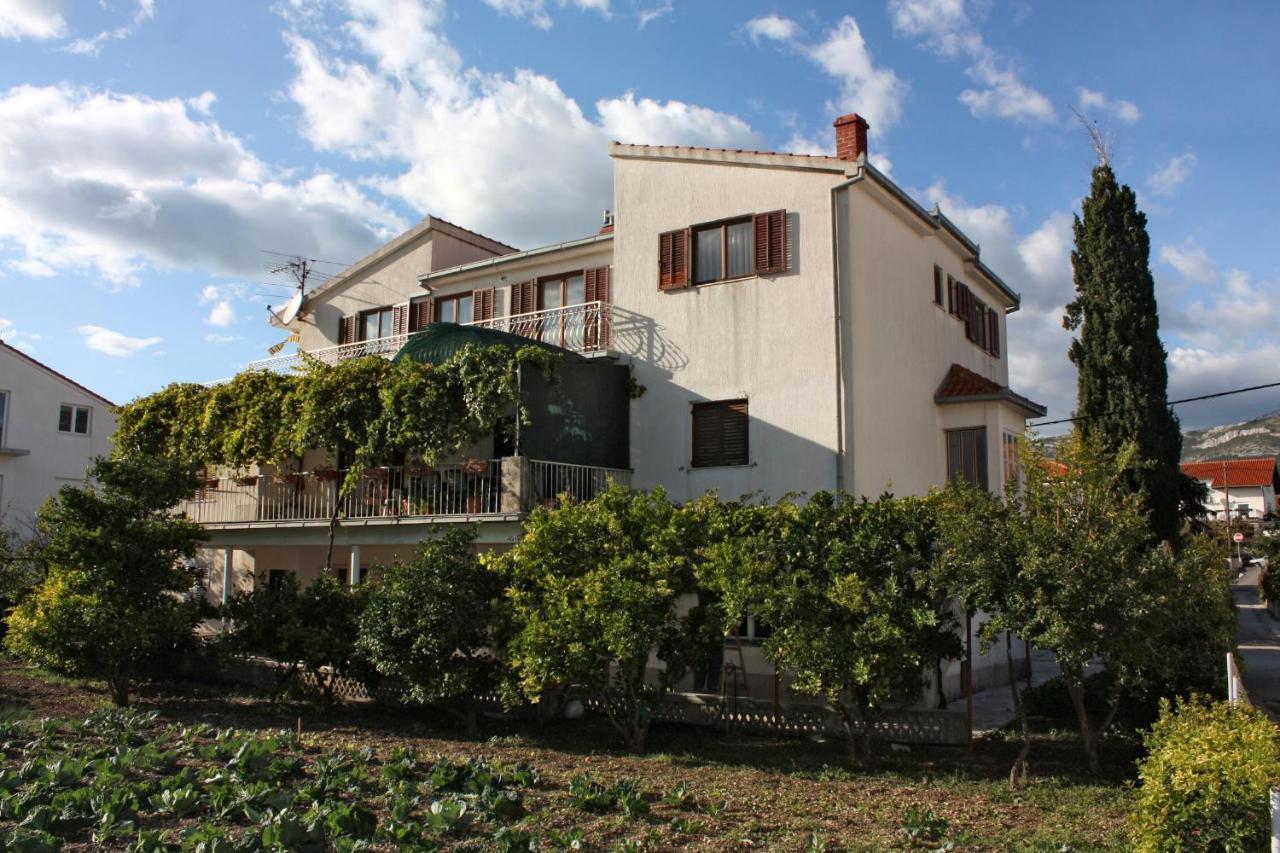 Apartments With A Parking Space Kastel Stafilic, Kastela - 5219 エクステリア 写真