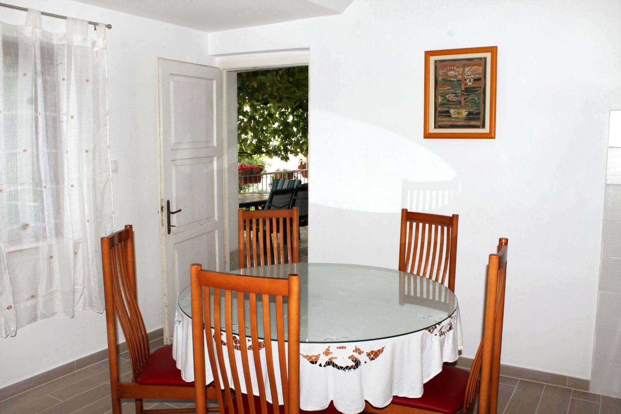 Apartments With A Parking Space Kastel Stafilic, Kastela - 5219 部屋 写真