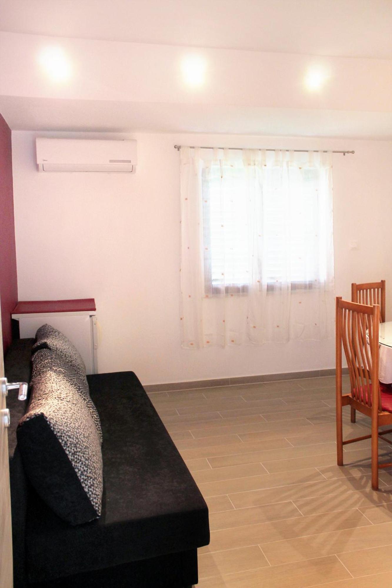 Apartments With A Parking Space Kastel Stafilic, Kastela - 5219 部屋 写真