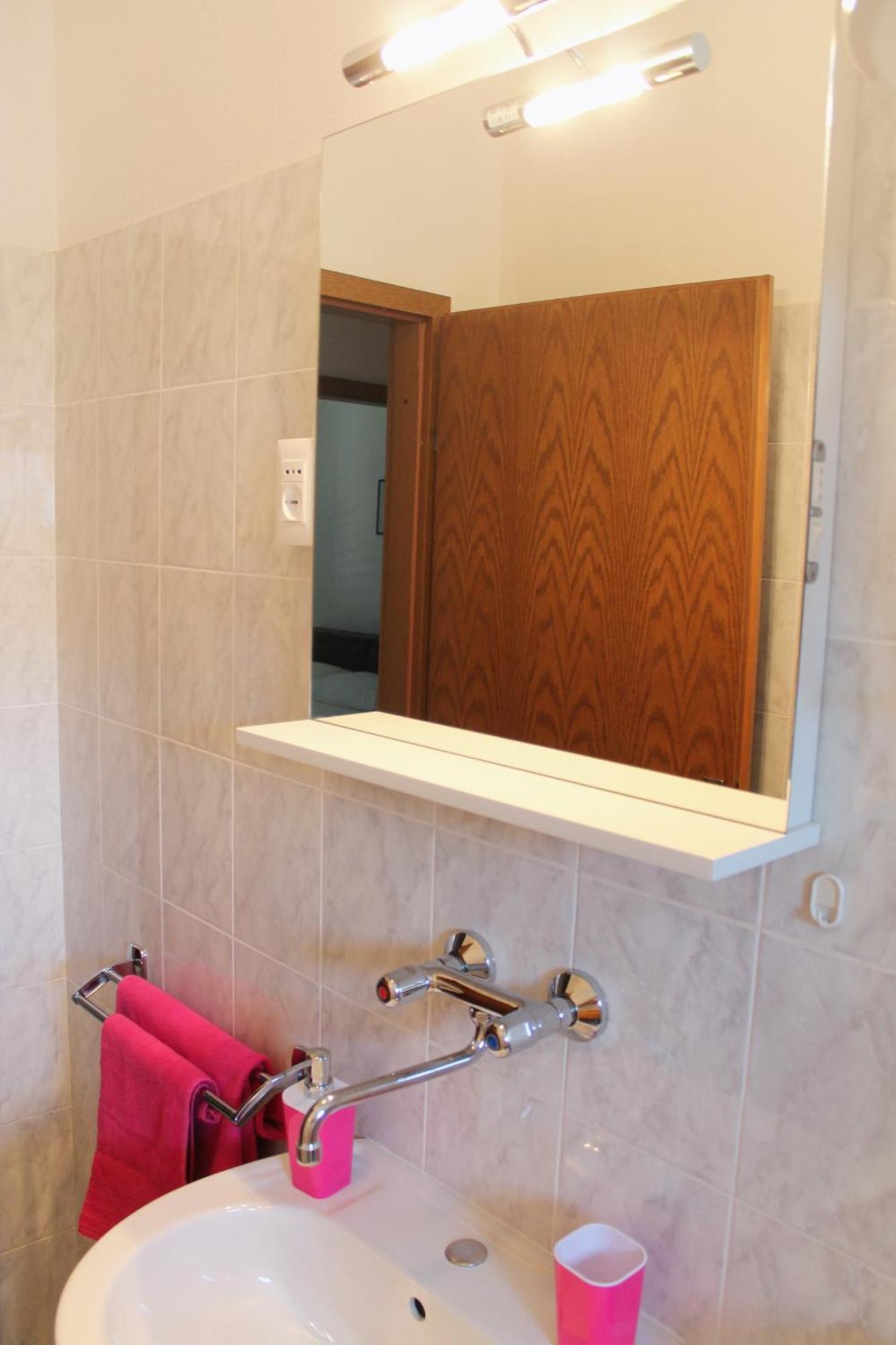 Apartments With A Parking Space Kastel Stafilic, Kastela - 5219 部屋 写真