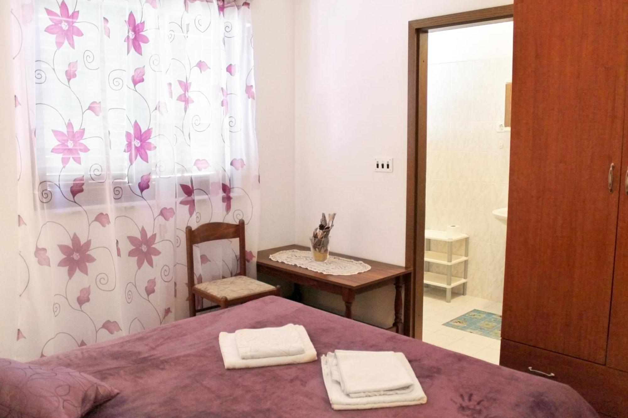 Apartments With A Parking Space Kastel Stafilic, Kastela - 5219 部屋 写真