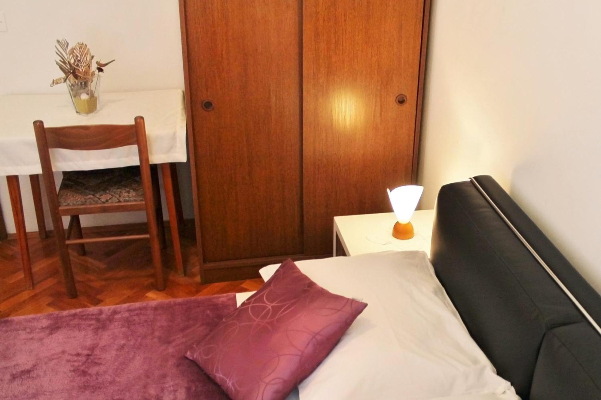Apartments With A Parking Space Kastel Stafilic, Kastela - 5219 部屋 写真